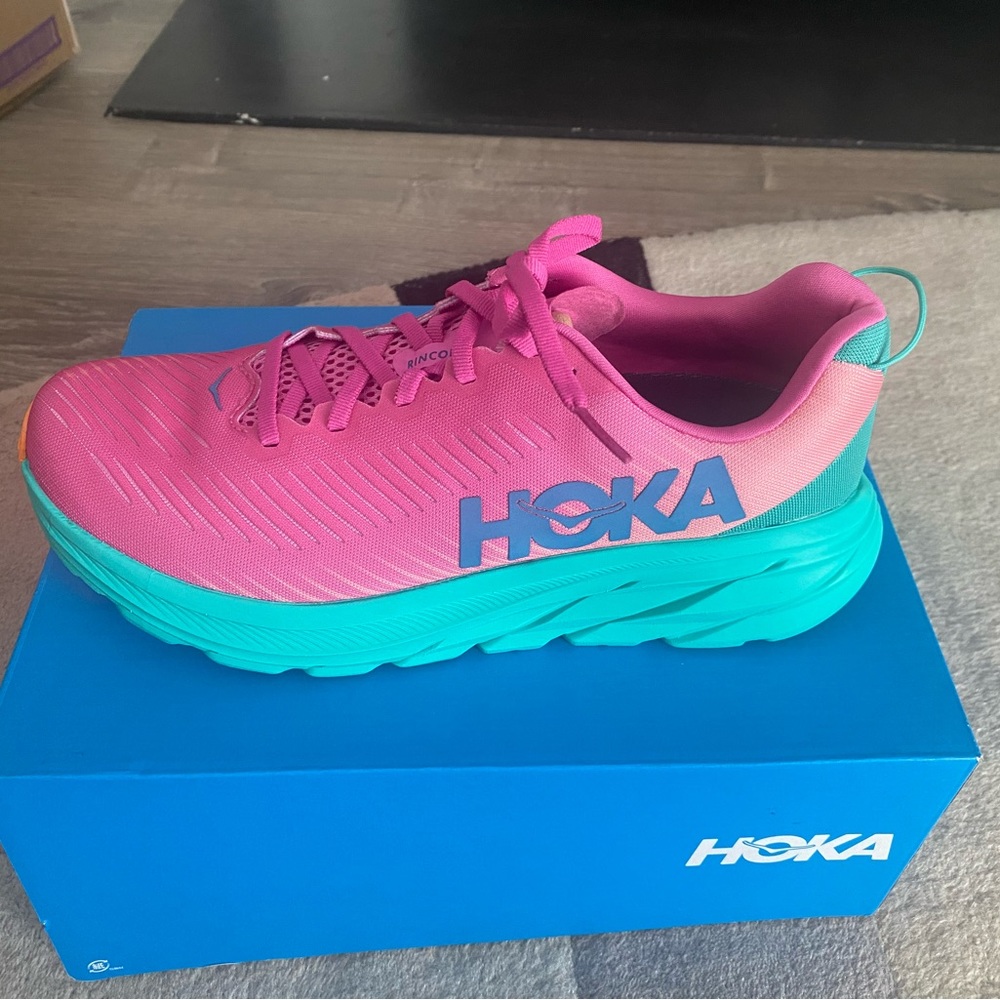 Beans New Hoka running shoes. Size 10- beautiful!